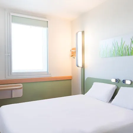 Ibis Budget Orange Centre Hotel 2*