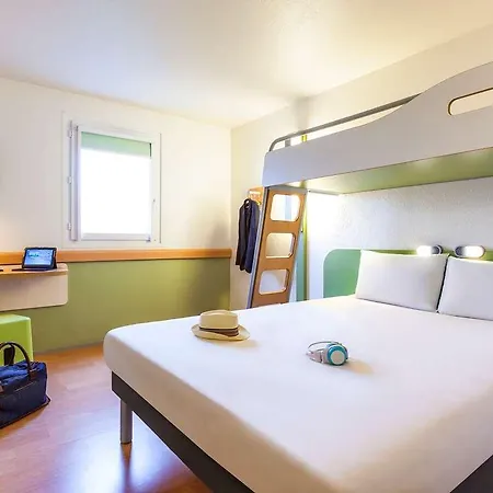 Ibis Budget Orange Centre Hotel 2*